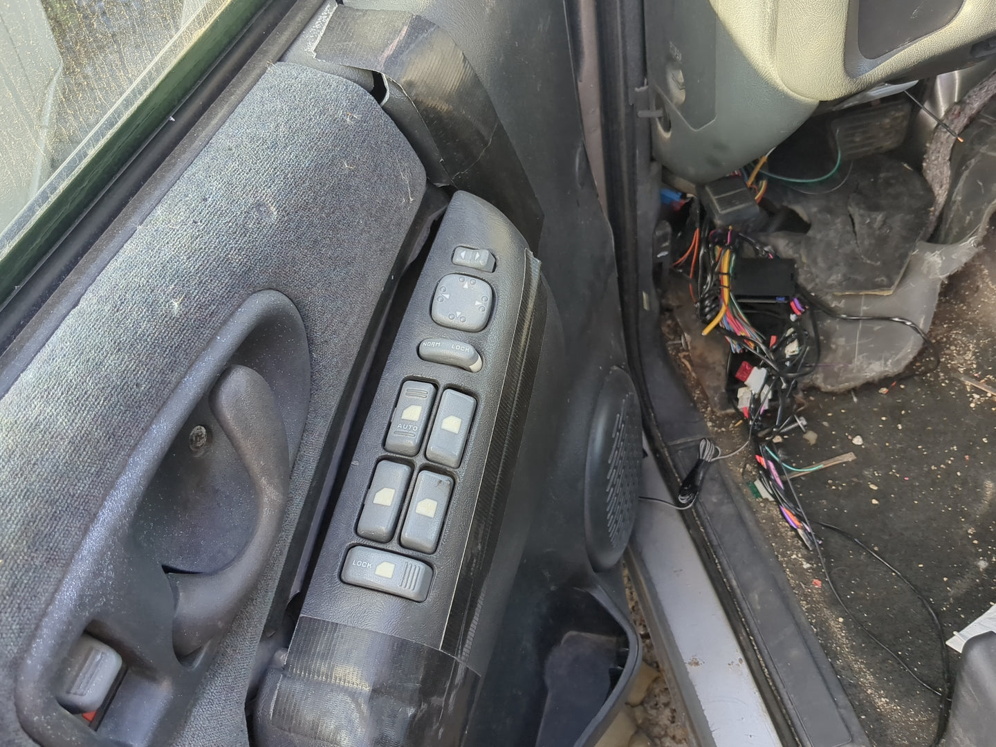 2000 Chevrolet Blazer S10/jimmy S15 Master Power Window Switch Replacement Driver Side Left Fits OEM Used Auto Parts - Oemus