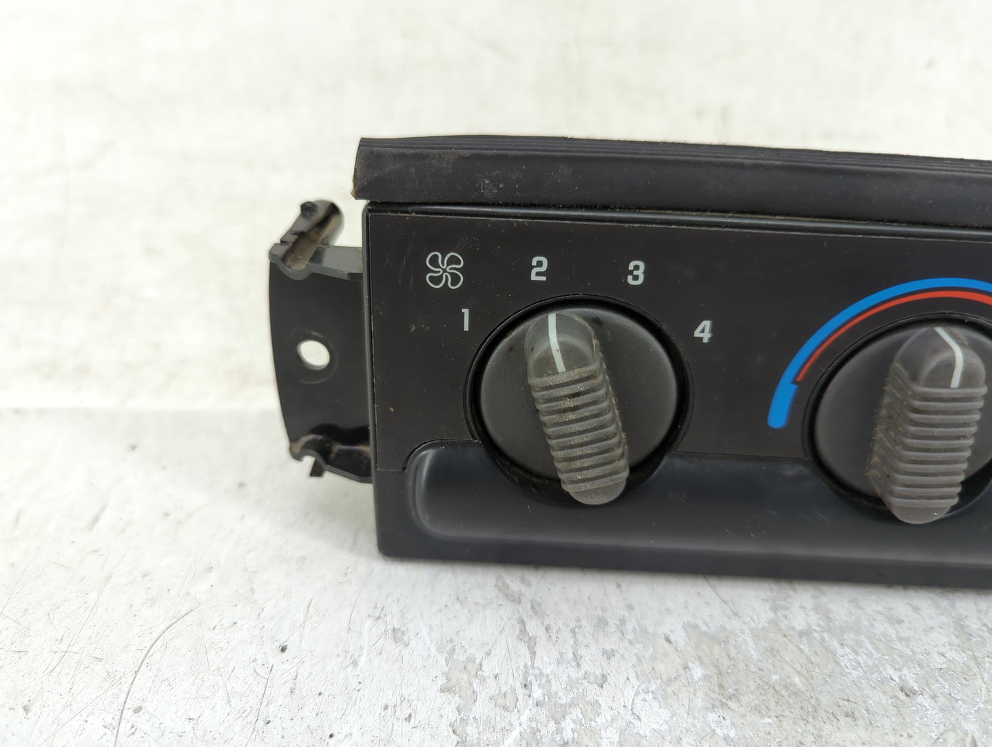 0 Chevrolet Blazer S10/jimmy S15 Climate Control Module Temperature AC/Heater Replacement Fits OEM Used Auto Parts - Oemused