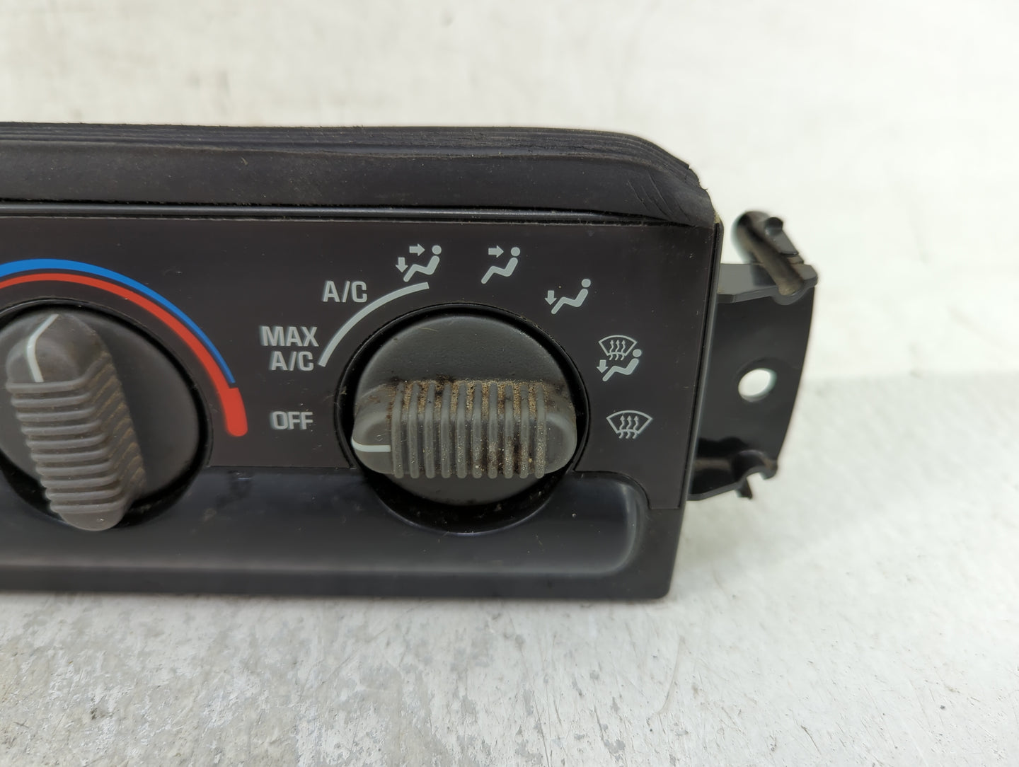 0 Chevrolet Blazer S10/jimmy S15 Climate Control Module Temperature AC/Heater Replacement Fits OEM Used Auto Parts - Oemused
