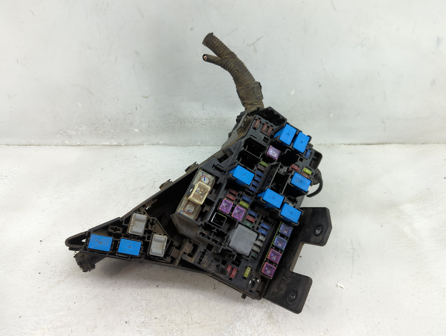 2014 Subaru Legacy/ Outback Legacy Fusebox Fuse Box Panel Relay Module Fits Fits 2010 2011 2012 2013 OEM Used Auto Parts - O