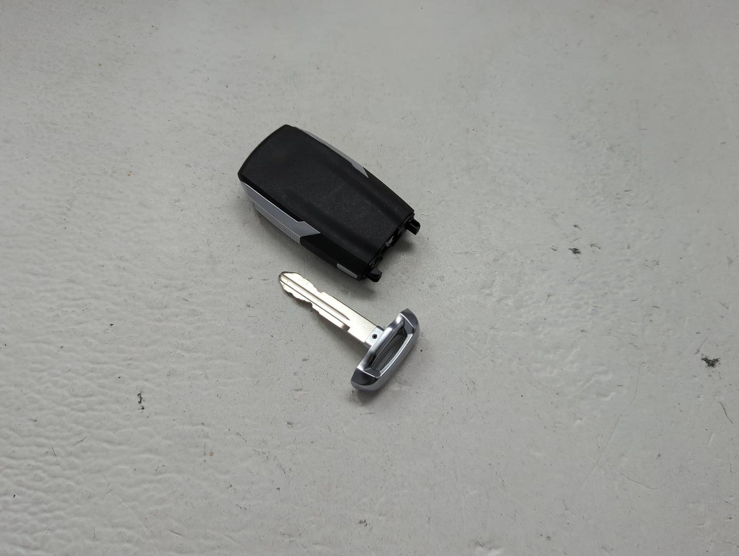 Dodge/chrysler/jeep/ram Keyless Entry Remote Fob 2AOKM-CYV17 RT-RD154 4 buttons - Oemusedautoparts1.com