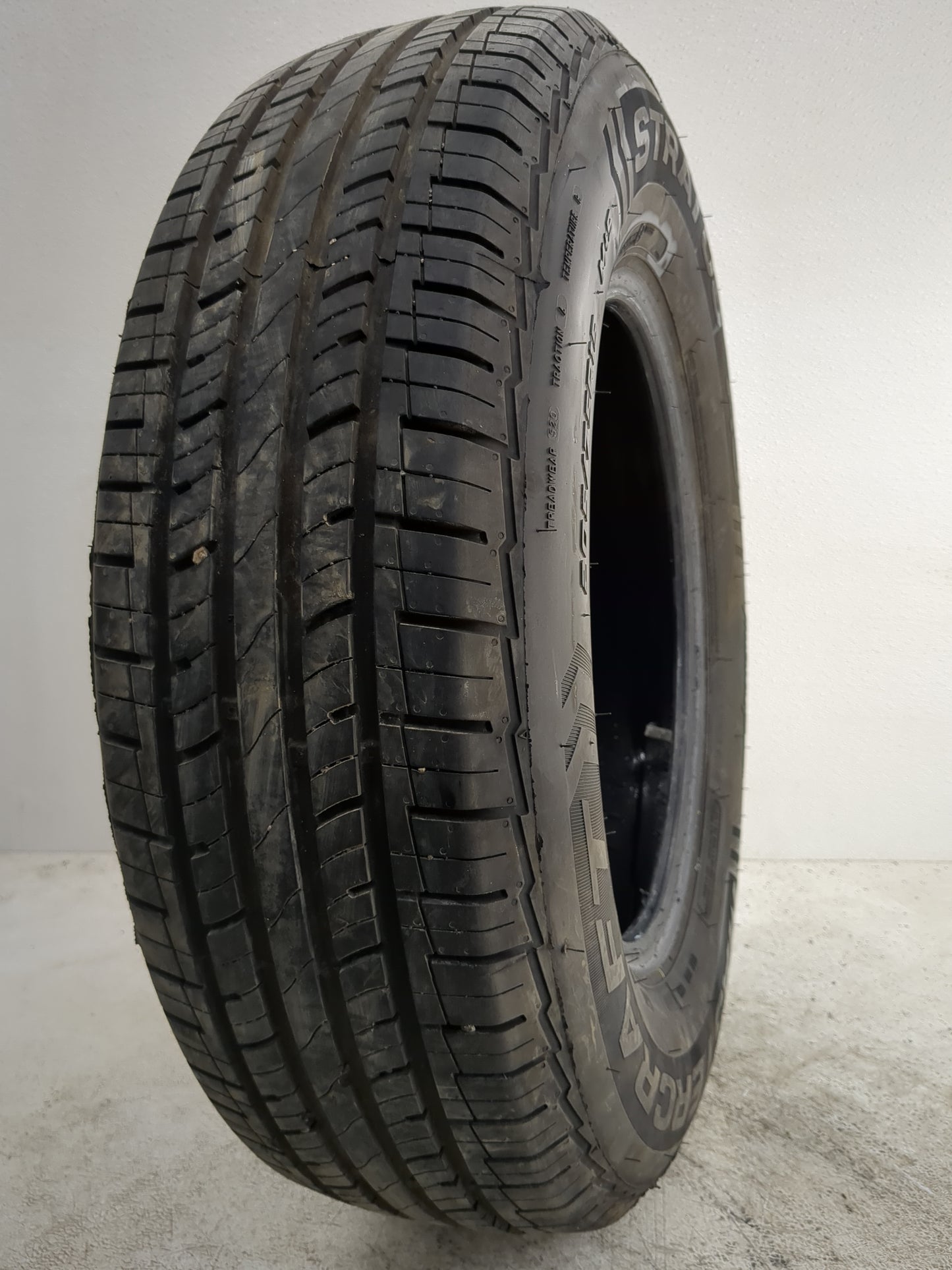 Used Tire 205/75R15 MASTERCRAFT STRATUS AS 97T - Tread Depth 11/32 - Oemusedautoparts1.com