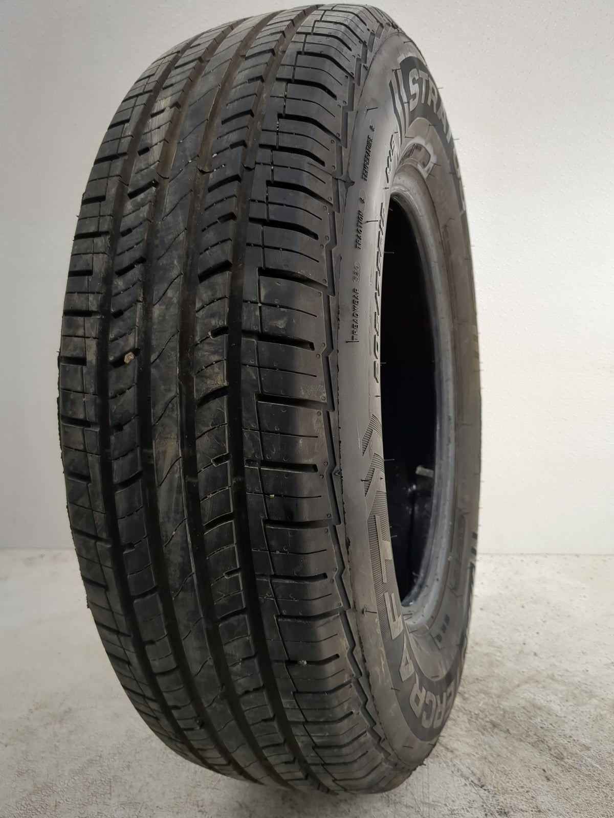 Used Tire 205/75R15 MASTERCRAFT STRATUS AS 97T - Tread Depth 11/32 - Oemusedautoparts1.com