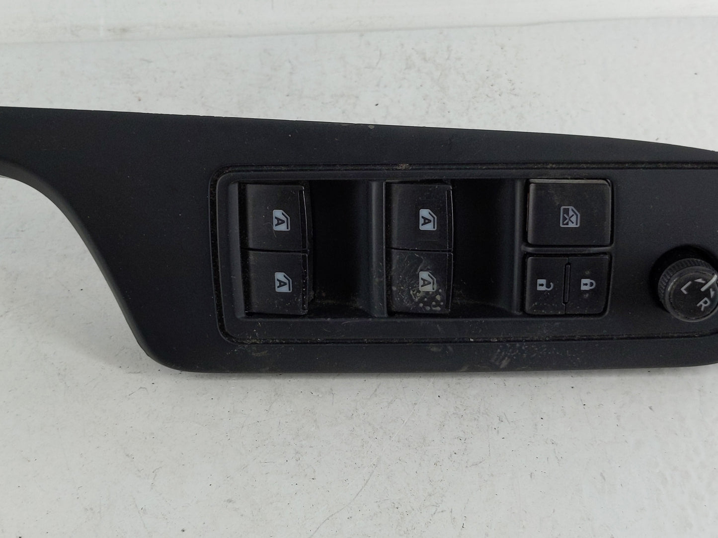 2019 Chrysler Chrysler R/t Master Power Window Switch Replacement Driver Side Left Fits OEM Used Auto Parts - Oemusedautopar