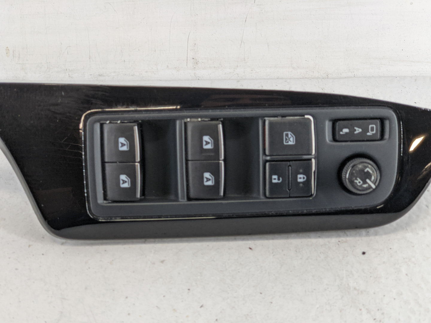 2019 Chrysler Chrysler R/t Master Power Window Switch Replacement Driver Side Left P/N:74232-F4030 Fits OEM Used Auto Parts 
