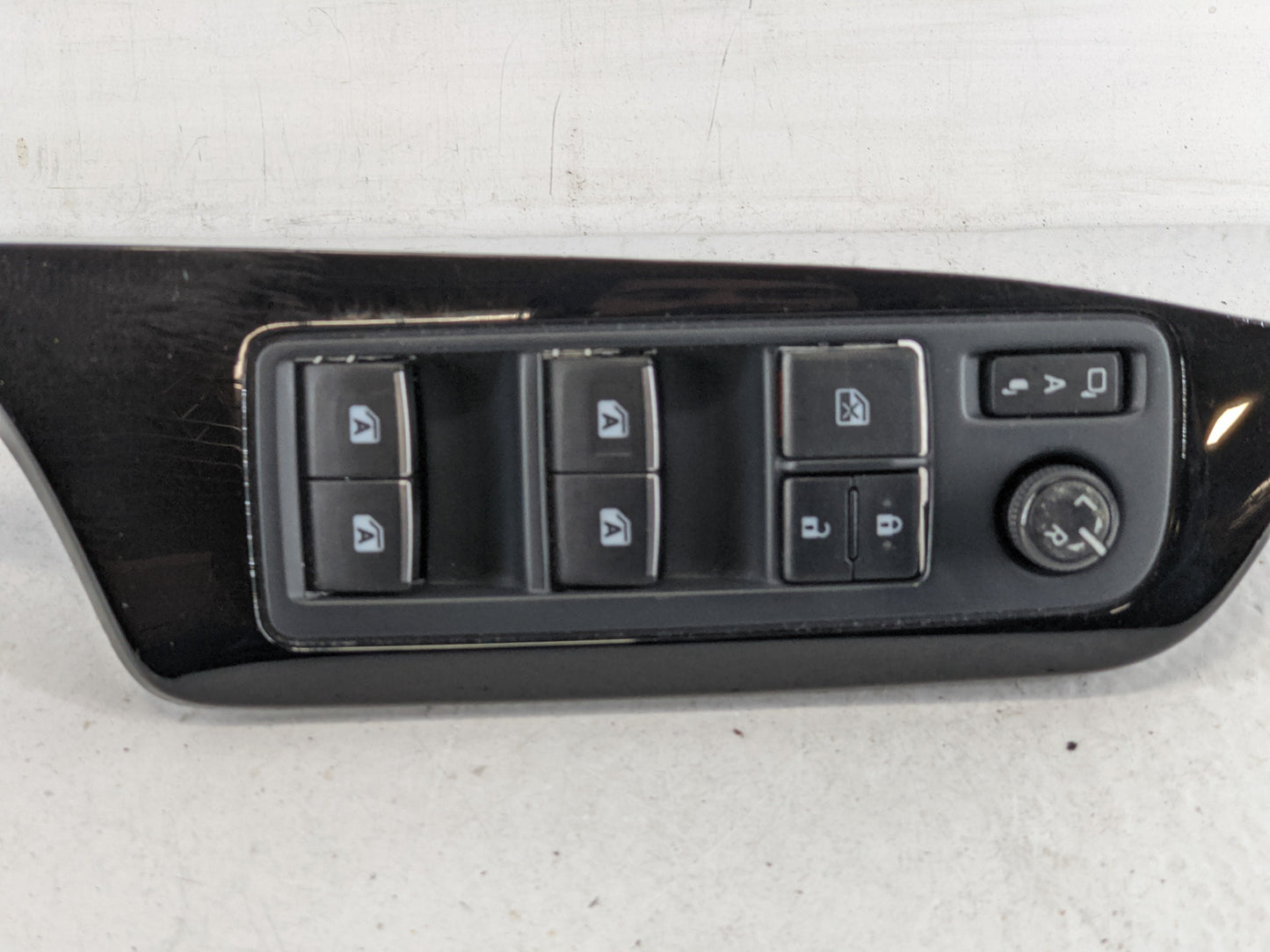 2019 Chrysler Chrysler R/t Master Power Window Switch Replacement Driver Side Left P/N:74232-F4030 Fits OEM Used Auto Parts 