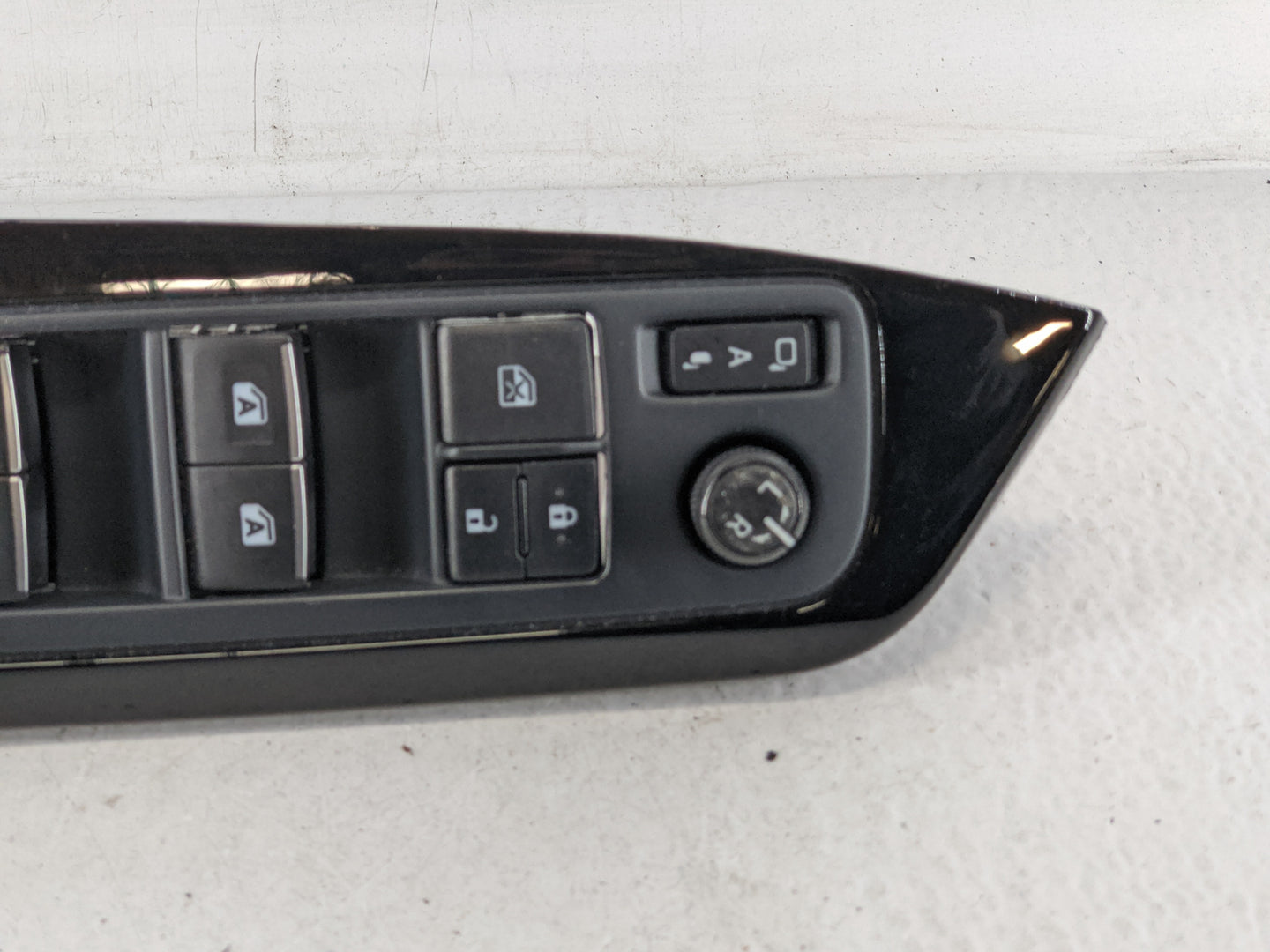 2019 Chrysler Chrysler R/t Master Power Window Switch Replacement Driver Side Left P/N:74232-F4030 Fits OEM Used Auto Parts 