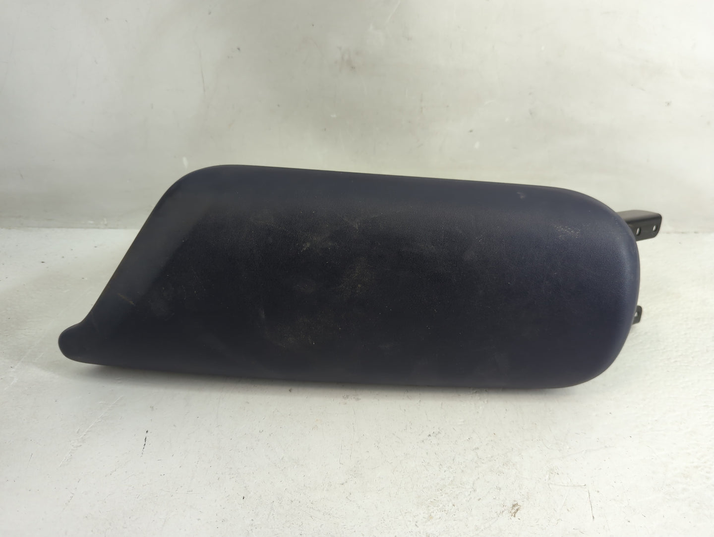 2020 Chrysler Chrysler R/t Center Console Armrest Cover Lid Fits OEM Used Auto Parts - Oemusedautoparts1.com
