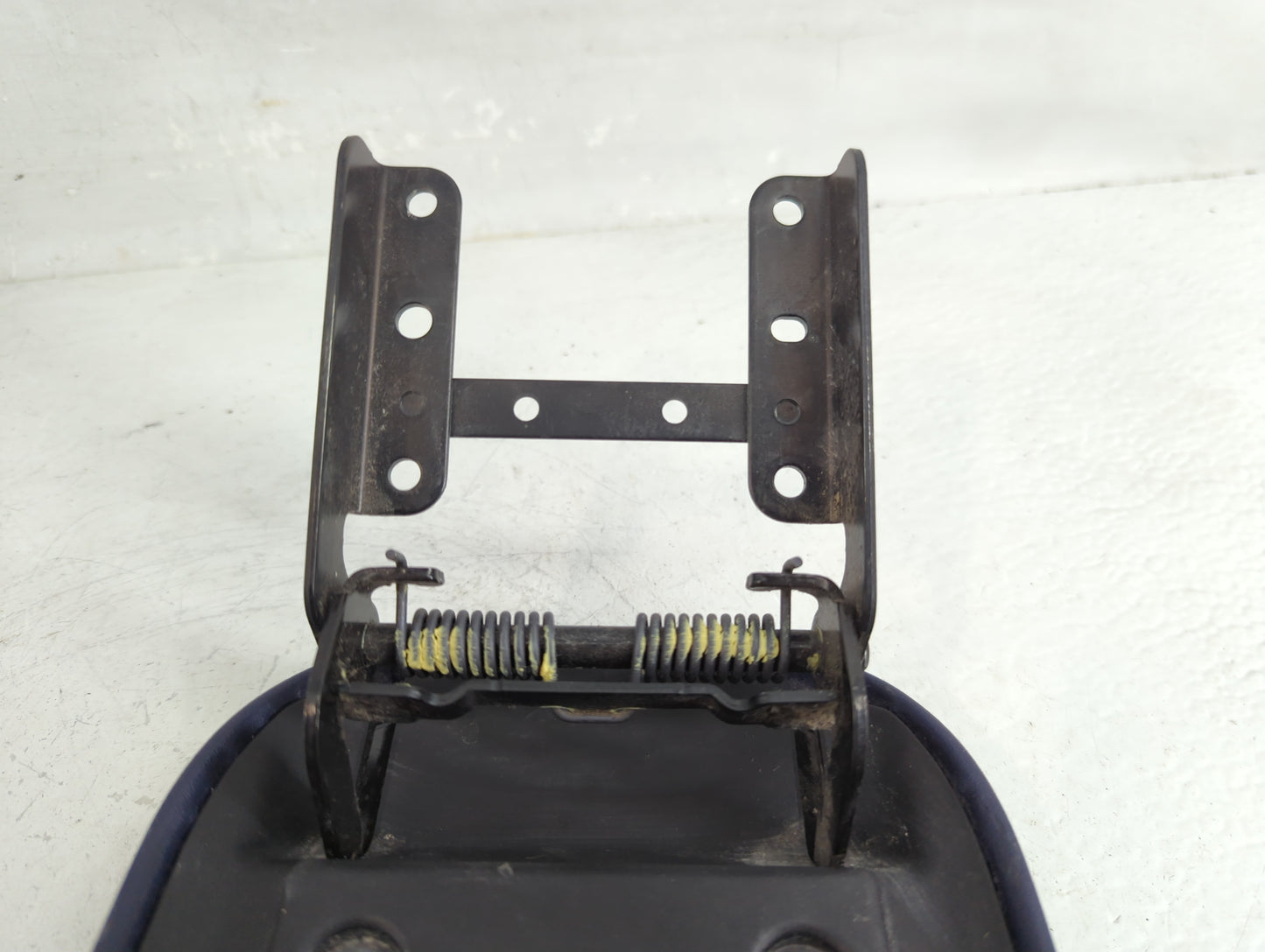 2020 Chrysler Chrysler R/t Center Console Armrest Cover Lid Fits OEM Used Auto Parts - Oemusedautoparts1.com