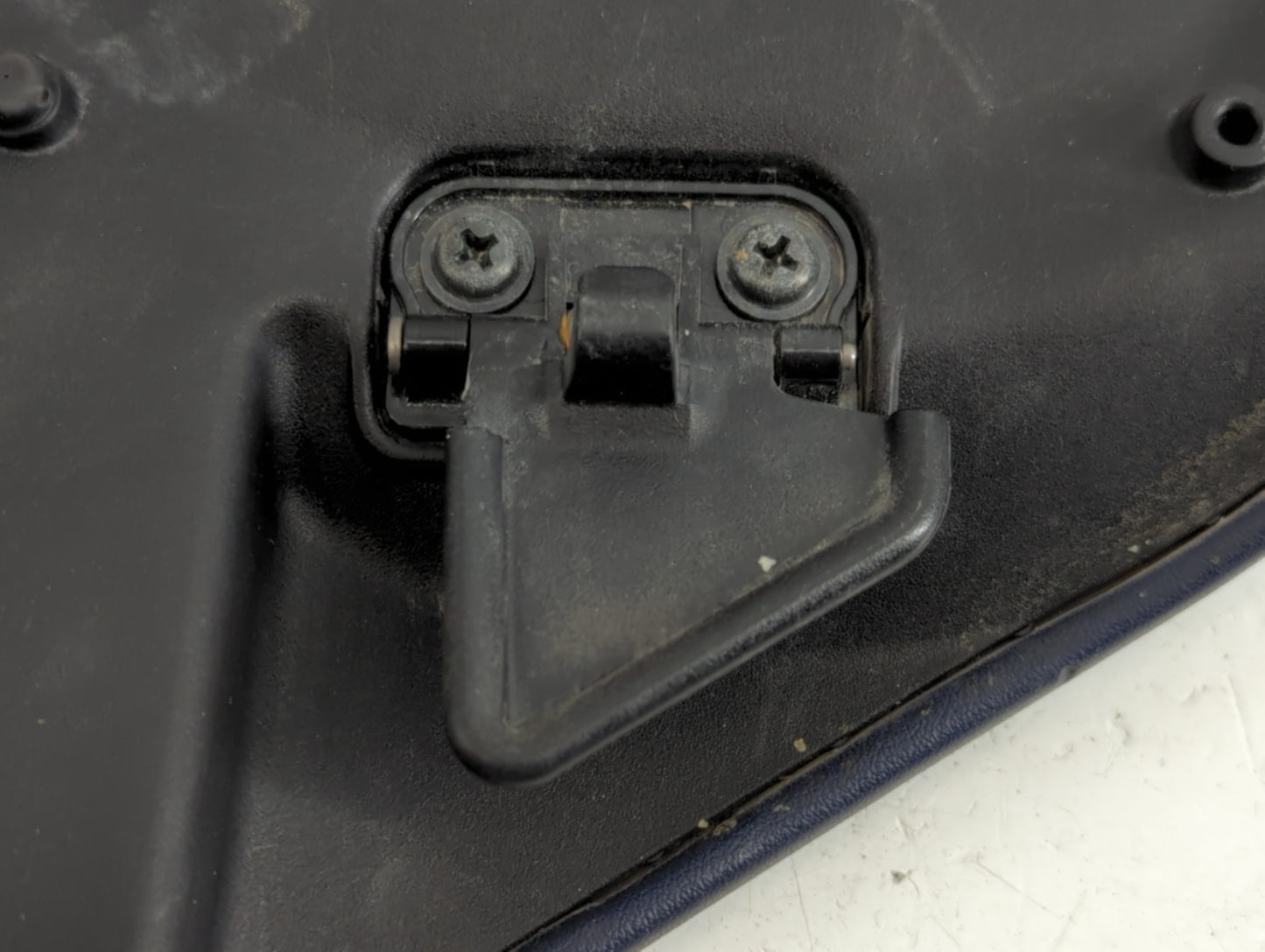 2020 Chrysler Chrysler R/t Center Console Armrest Cover Lid Fits OEM Used Auto Parts - Oemusedautoparts1.com