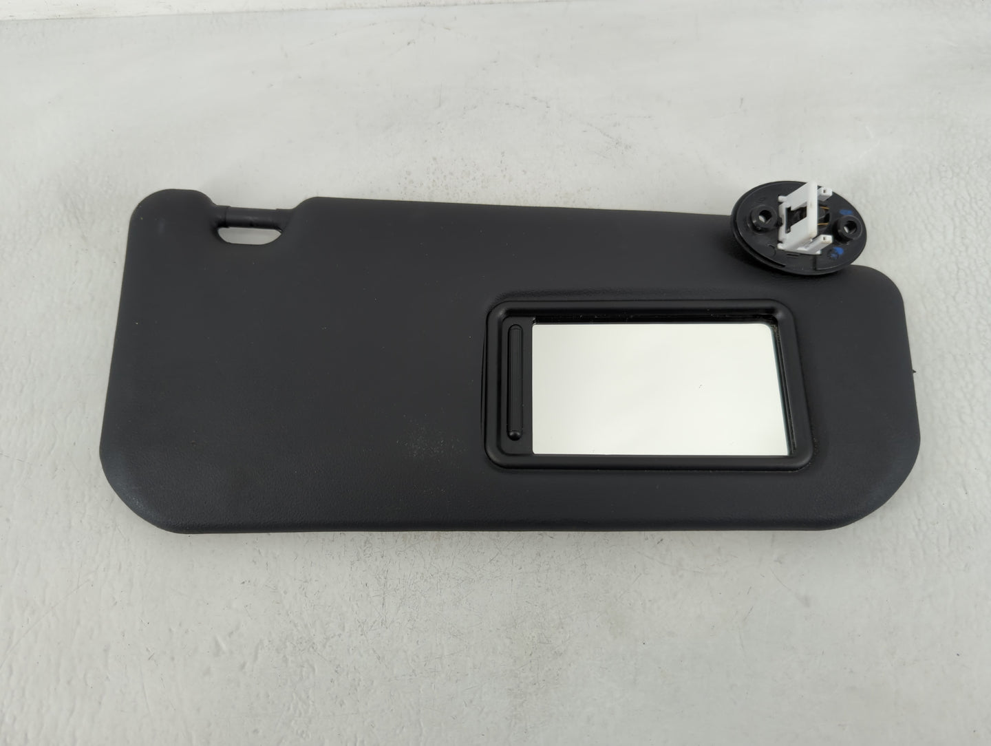 2019 Chrysler Chrysler R/t Sun Visor Shade Replacement Passenger Right Mirror Fits OEM Used Auto Parts - Oemusedautoparts1.c