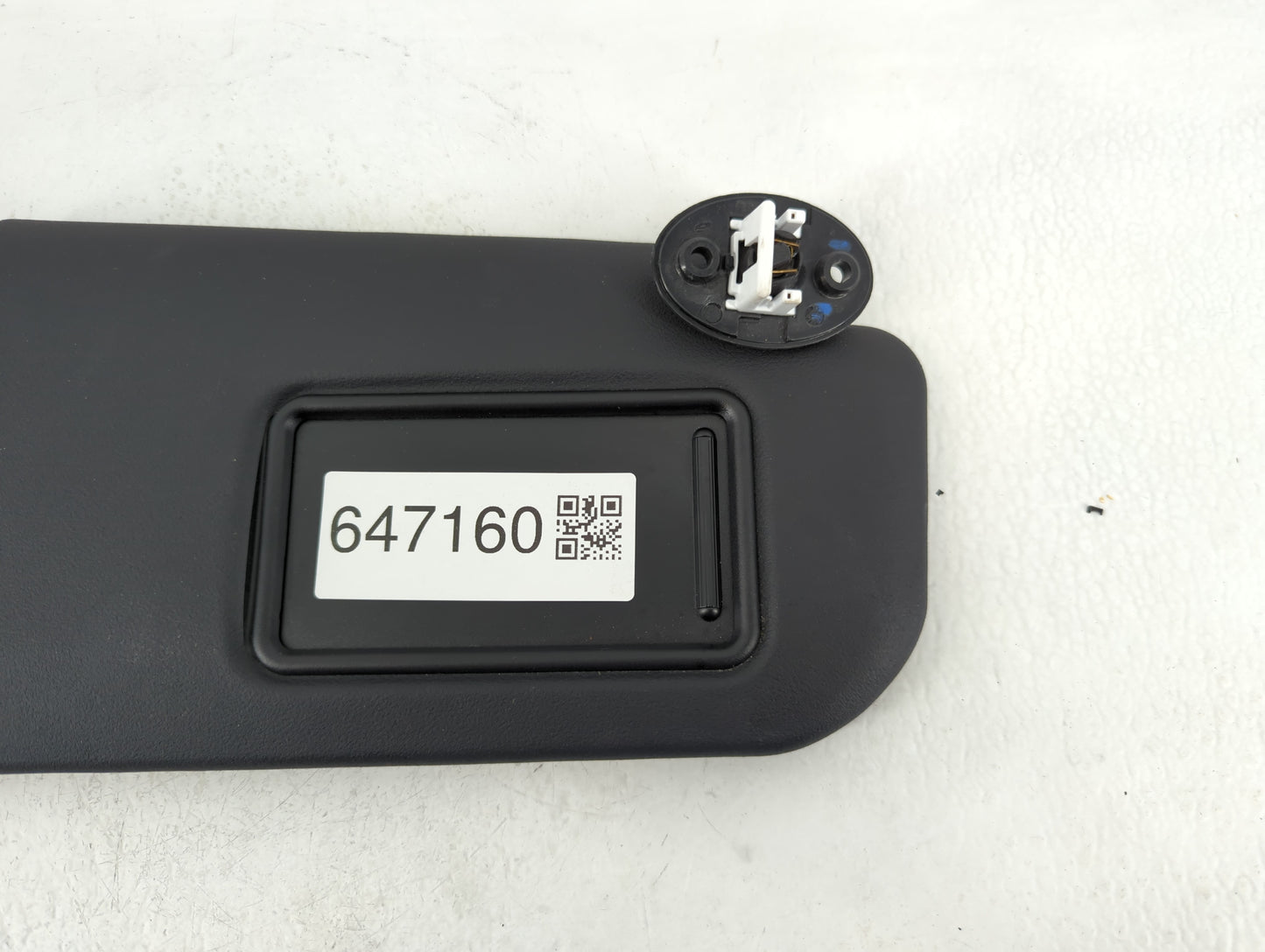 2019 Chrysler Chrysler R/t Sun Visor Shade Replacement Passenger Right Mirror Fits OEM Used Auto Parts - Oemusedautoparts1.c