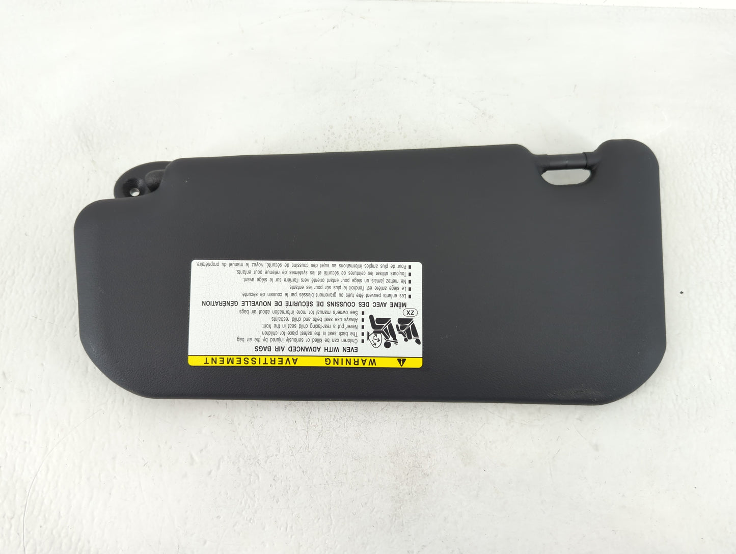 2019 Chrysler Chrysler R/t Sun Visor Shade Replacement Passenger Right Mirror Fits OEM Used Auto Parts - Oemusedautoparts1.c