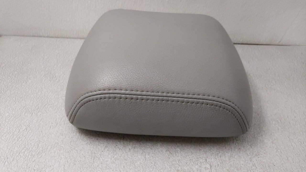 2004 Lincoln Aviator Headrest Head Rest Front Driver Passenger Seat Fits OEM Used Auto Parts - Oemusedautoparts1.com