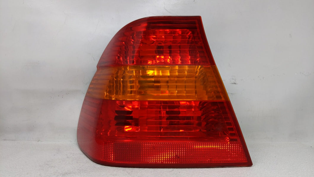 2004-2006 Bmw 330i Tail Light Assembly Passenger Right OEM P/N:6907933 Fits 2004 2005 2006 OEM Used Auto Parts - Oemusedautoparts1.com