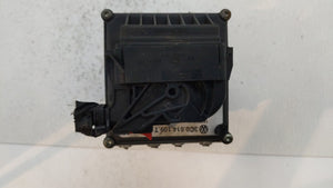 2009-2010 Volkswagen Passat ABS Pump Control Module Replacement P/N:3C0614109T 3C0.614.109.T Fits 2009 2010 OEM Used Auto Parts - Oemusedautoparts1.com