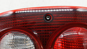 2002-2003 Land Rover Freelander Tail Light Assembly Passenger Right OEM P/N:22960204 Fits 2002 2003 OEM Used Auto Parts - Oemusedautoparts1.com