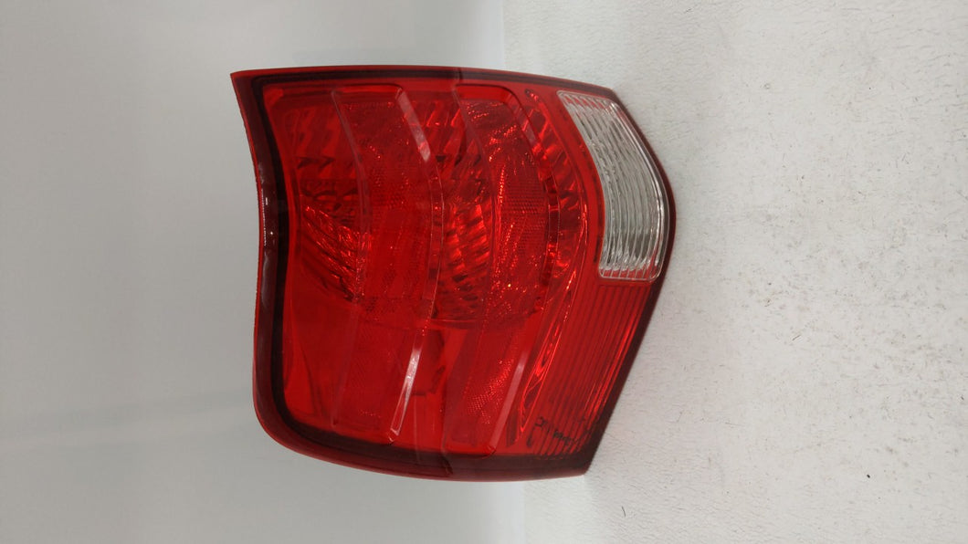 2003-2006 Ford Expedition Tail Light Assembly Driver Left OEM P/N:44ZH-1577B Fits 2003 2004 2005 2006 OEM Used Auto Parts - Oemusedautoparts1.com