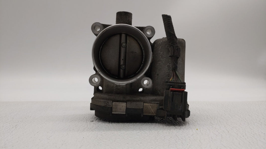 2012-2013 Ford Focus Throttle Body P/N:CM5E 9F991 AD CM5E 9F991 AC Fits 2012 2013 2014 2015 2016 2017 OEM Used Auto Parts - Oemusedautoparts1.com