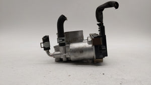 2016-2018 Infiniti Q50 Throttle Body P/N:RME60-52 Fits 2016 2017 2018 OEM Used Auto Parts - Oemusedautoparts1.com