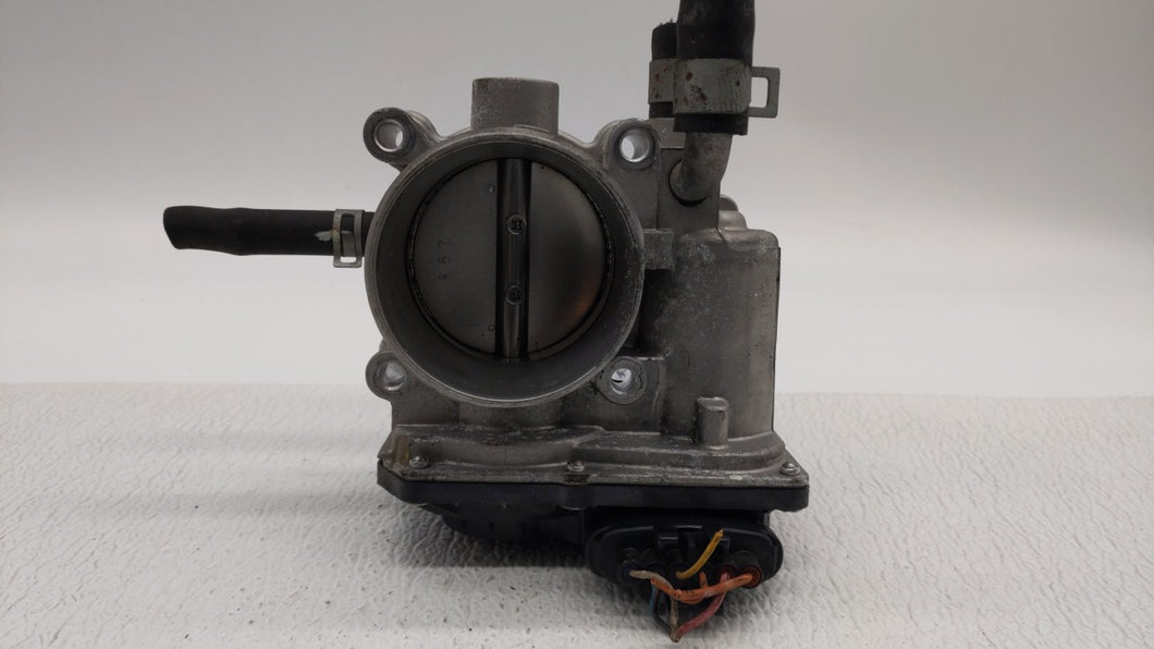 2012-2019 Kia Soul Throttle Body P/N:35100-2B300 Fits 2012 2013 2014 2015 2016 2017 2018 2019 OEM Used Auto Parts - Oemusedautoparts1.com