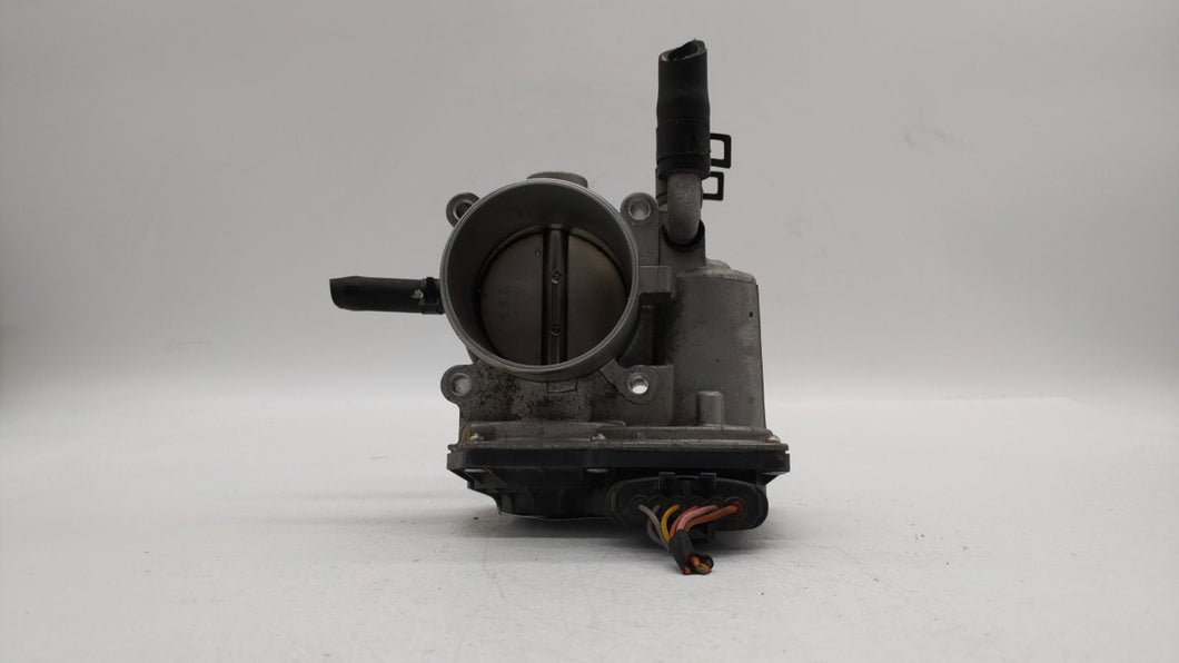 2012-2019 Kia Soul Throttle Body P/N:35100-2B300 Fits 2012 2013 2014 2015 2016 2017 2018 2019 OEM Used Auto Parts - Oemusedautoparts1.com