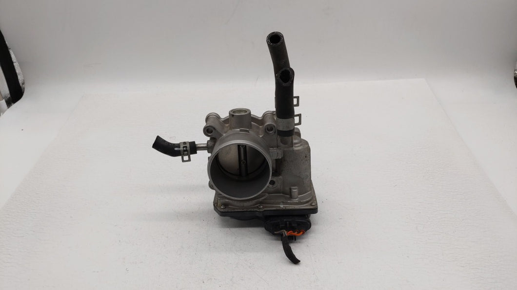 2012-2019 Kia Soul Throttle Body P/N:35100-2B300 Fits 2012 2013 2014 2015 2016 2017 2018 2019 OEM Used Auto Parts - Oemusedautoparts1.com