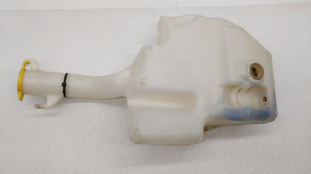 2011 Chrysler Town & Country Windshield Washer Fluid Reservoir Bottle Oem - Oemusedautoparts1.com