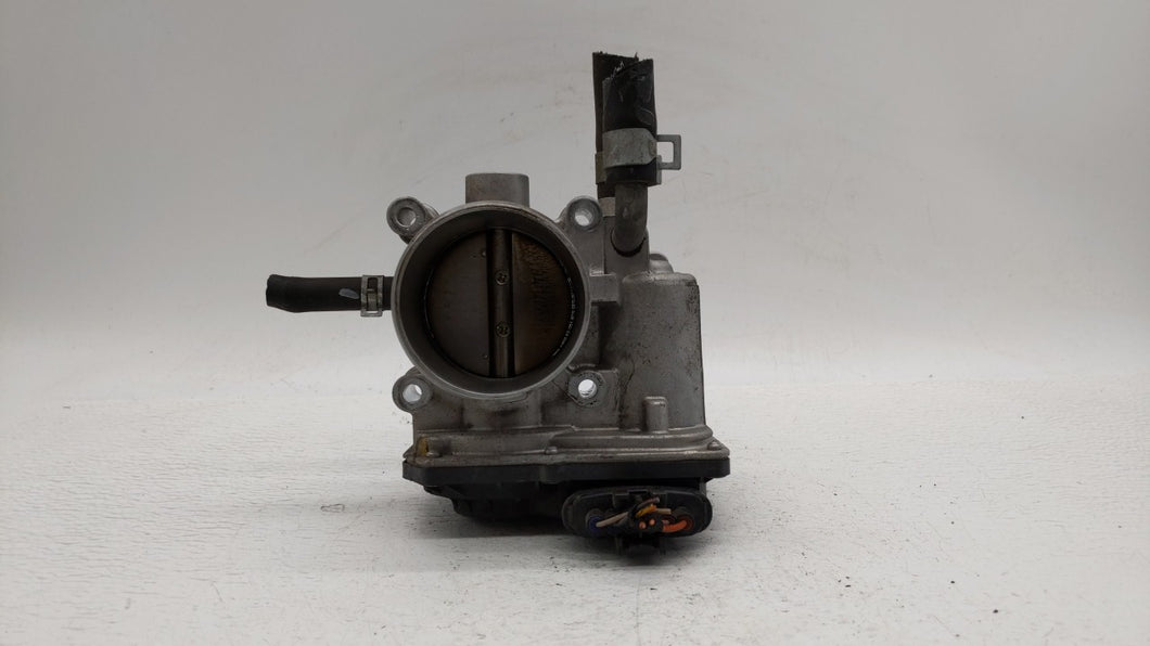 2012-2019 Kia Soul Throttle Body P/N:35100-2B300 Fits 2012 2013 2014 2015 2016 2017 2018 2019 OEM Used Auto Parts - Oemusedautoparts1.com