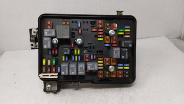 2016-2017 Chevrolet Equinox Fusebox Fuse Box Panel Relay Module P/N:23325532_01 22922727 Fits 2016 2017 OEM Used Auto Parts