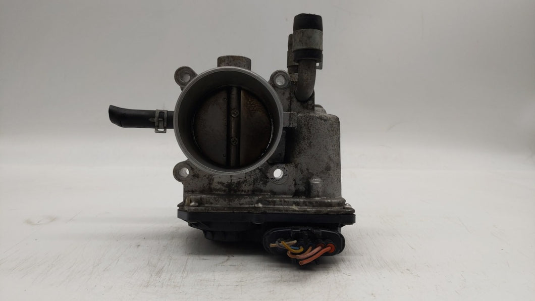 2012-2019 Kia Soul Throttle Body P/N:35100-2B300 Fits 2012 2013 2014 2015 2016 2017 2018 2019 OEM Used Auto Parts - Oemusedautoparts1.com