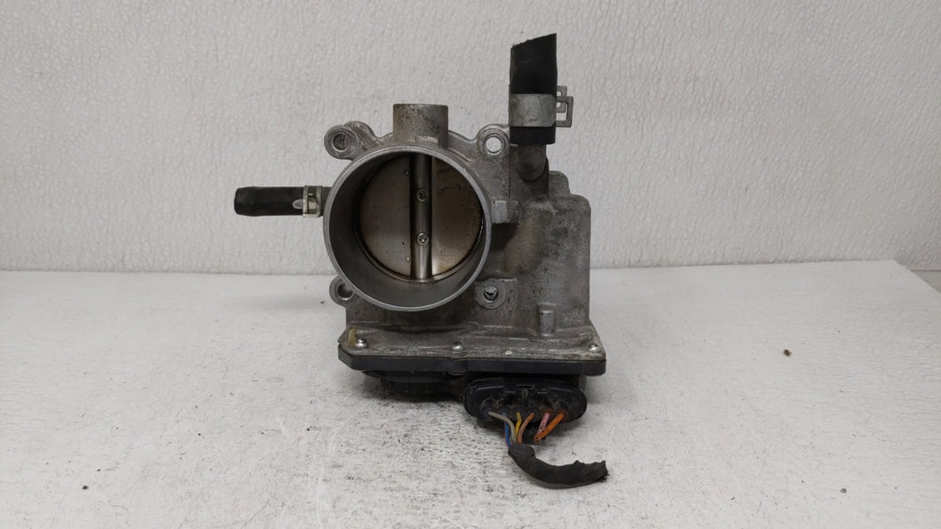 2012-2019 Kia Soul Throttle Body P/N:35100-2B300 Fits 2012 2013 2014 2015 2016 2017 2018 2019 OEM Used Auto Parts - Oemusedautoparts1.com