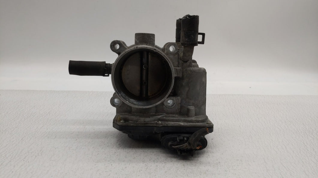 2012-2019 Kia Soul Throttle Body P/N:35100-2B300 Fits 2012 2013 2014 2015 2016 2017 2018 2019 OEM Used Auto Parts - Oemusedautoparts1.com