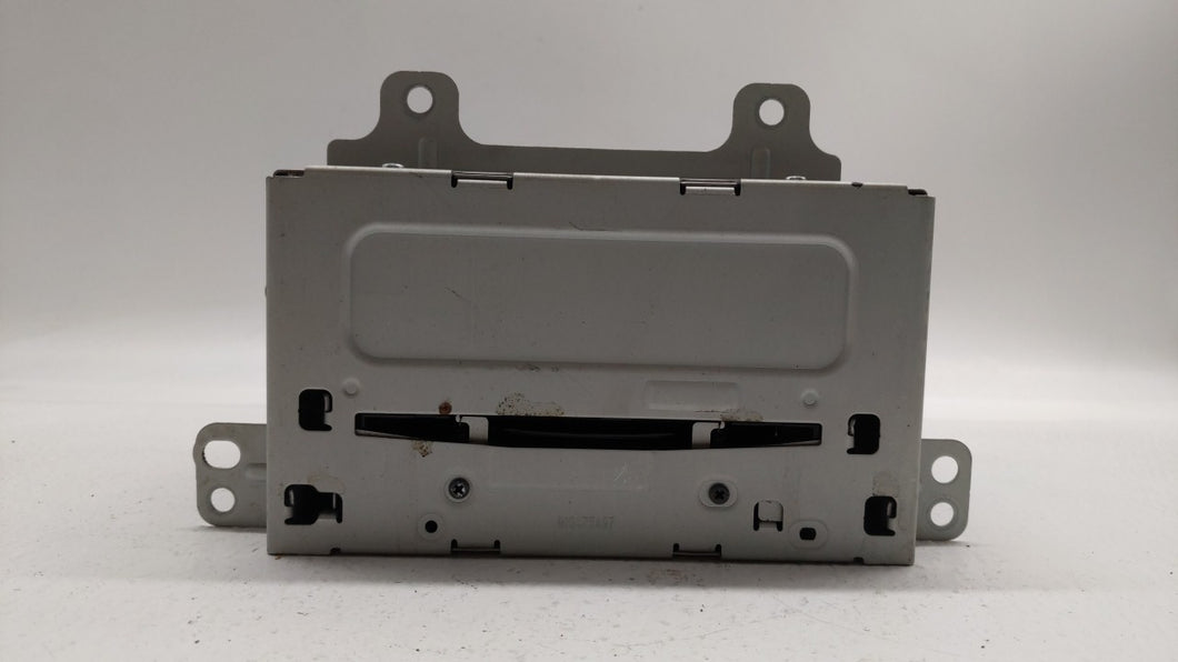 2011-2012 Chevrolet Equinox Radio AM FM Cd Player Receiver Replacement P/N:20983517 22870782 Fits 2010 2011 2012 OEM Used Auto Parts - Oemusedautoparts1.com