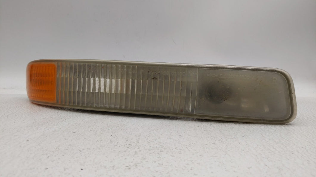 1999-2004 Gmc Sierra 2500 Passenger Right Oem Front Light Lamp - Oemusedautoparts1.com