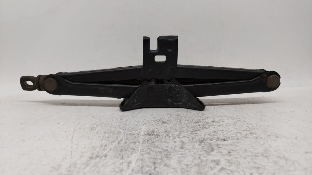 2015 Toyota Corolla Spare Scissor Car Jack 199168 - Oemusedautoparts1.com