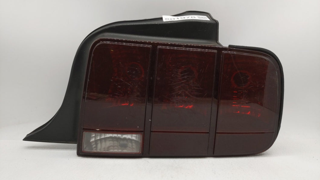2005-2009 Ford Mustang Tail Light Assembly Passenger Right OEM P/N:6R33-13B504-AH Fits 2005 2006 2007 2008 2009 OEM Used Auto Parts - Oemusedautoparts1.com