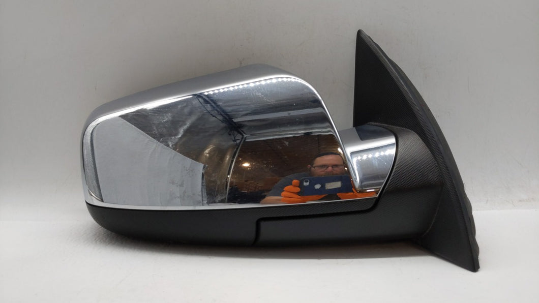 2010-2011 Chevrolet Equinox Side Mirror Replacement Passenger Right View Door Mirror P/N:20858713 208587104 Fits 2010 2011 OEM Used Auto Parts - Oemusedautoparts1.com