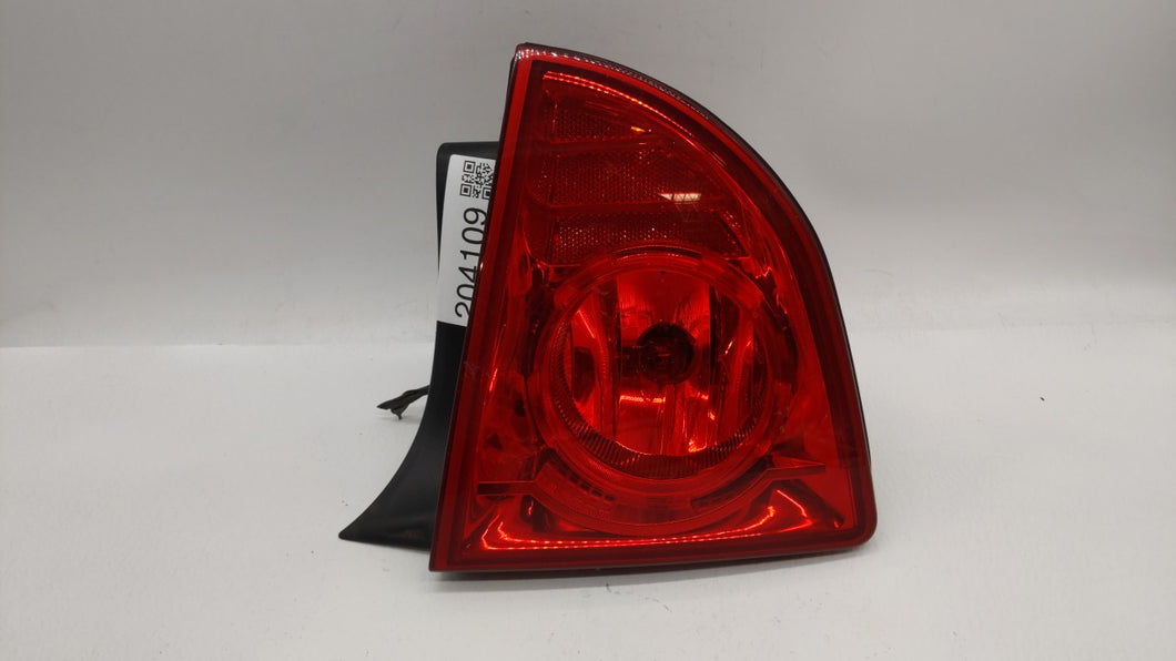 2011 Chevrolet Malibu Tail Light Assembly Passenger Right OEM P/N:25879097 20914364 Fits 2008 2009 2010 2012 OEM Used Auto Parts - Oemusedautoparts1.com