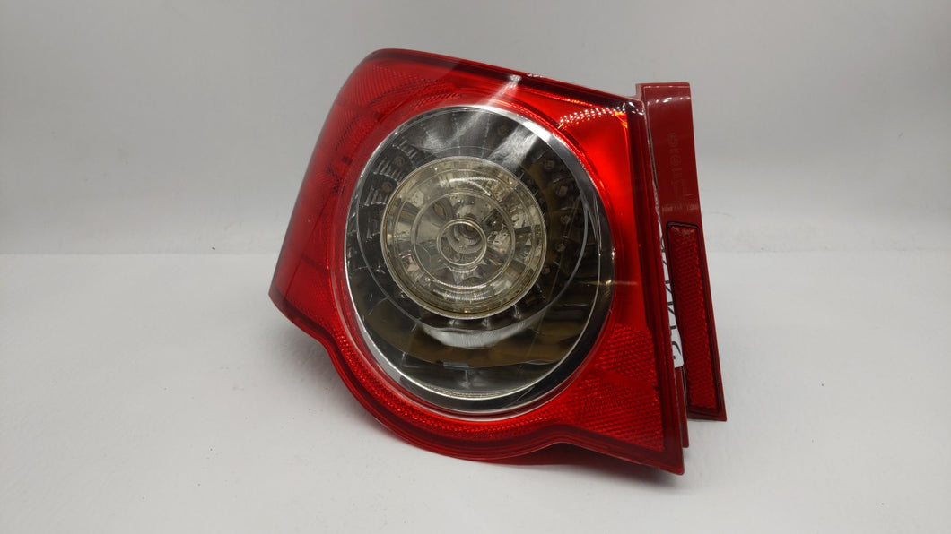 2006-2008 Volkswagen Passat Tail Light Assembly Driver Left OEM P/N:ZSB 3C5.945.095 D ZSB.3C5.945.095J Fits 2006 2007 2008 OEM Used Auto Parts - Oemusedautoparts1.com