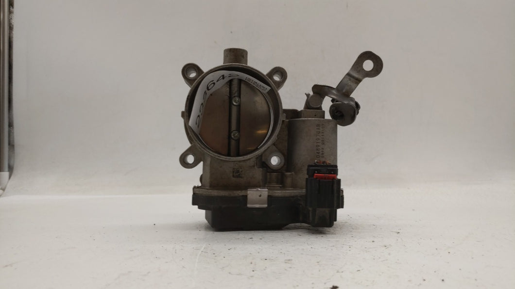 2017-2018 Jeep Compass Throttle Body P/N:04891970AC 04891970AB Fits 2014 2015 2016 2017 2018 OEM Used Auto Parts - Oemusedautoparts1.com