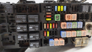 2008-2009 Ford Taurus X Fusebox Fuse Box Panel Relay Module P/N:54-8799-30 8G1T-14A003-AC Fits 2008 2009 OEM Used Auto Parts