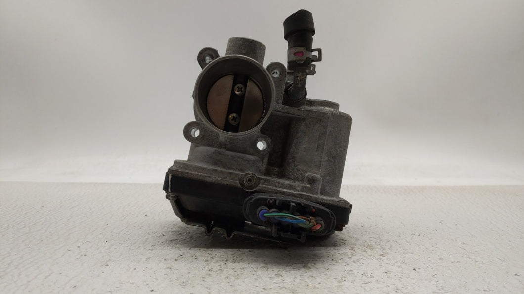 2000-2002 Mitsubishi Mirage Throttle Body Fits 2000 2001 2002 OEM Used Auto Parts - Oemusedautoparts1.com