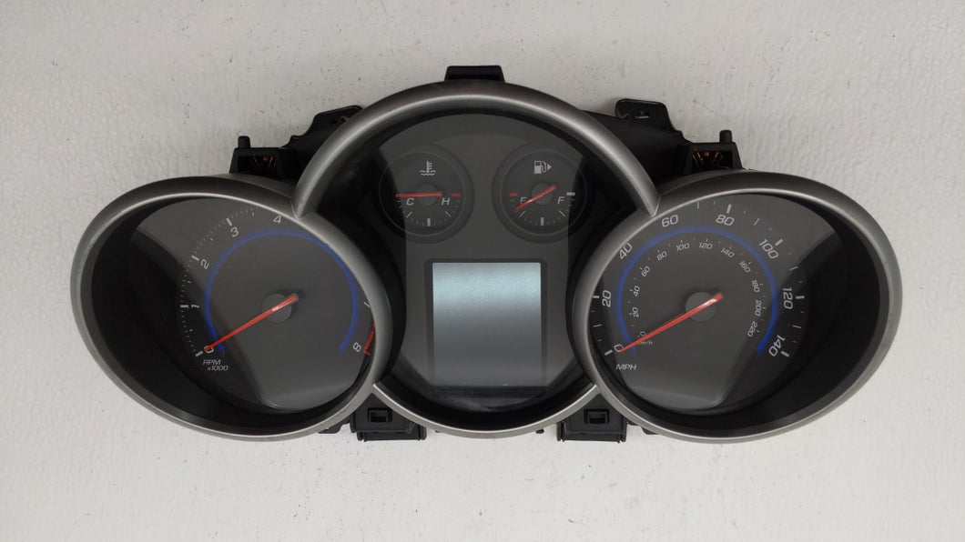 2015-2016 Chevrolet Cruze Instrument Cluster Speedometer Gauges P/N:811511914 94560794 Fits 2015 2016 OEM Used Auto Parts - Oemusedautoparts1.com