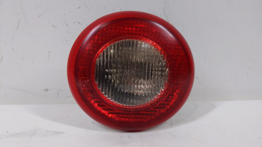 2007 Chevrolet Hhr Tail Light Assembly Passenger Right OEM P/N:25823015 15875484 Fits 2006 2008 2009 2010 2011 OEM Used Auto Parts - Oemusedautoparts1.com