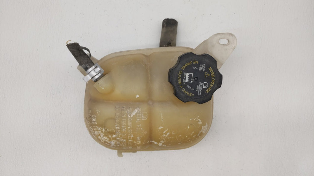 2005 Chevrolet Cobalt Radiator Coolant Overflow Expansion Tank Bottle - Oemusedautoparts1.com