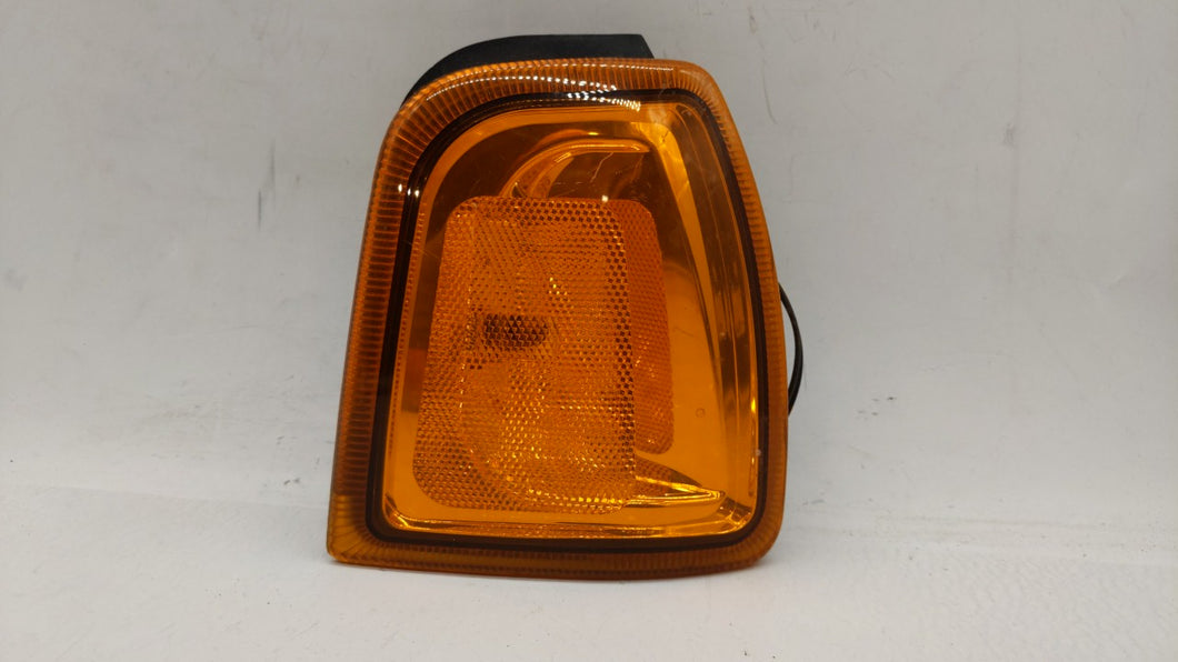 2001-2005 Ford Ranger Passenger Right Oem Front Light Lamp - Oemusedautoparts1.com