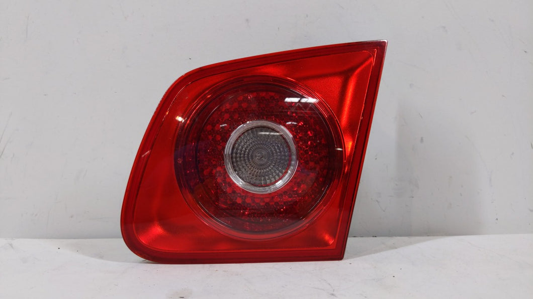 2005-2007 Volkswagen Jetta Tail Light Assembly Passenger Right OEM P/N:1K5 945 096J Fits 2005 2006 2007 OEM Used Auto Parts - Oemusedautoparts1.com