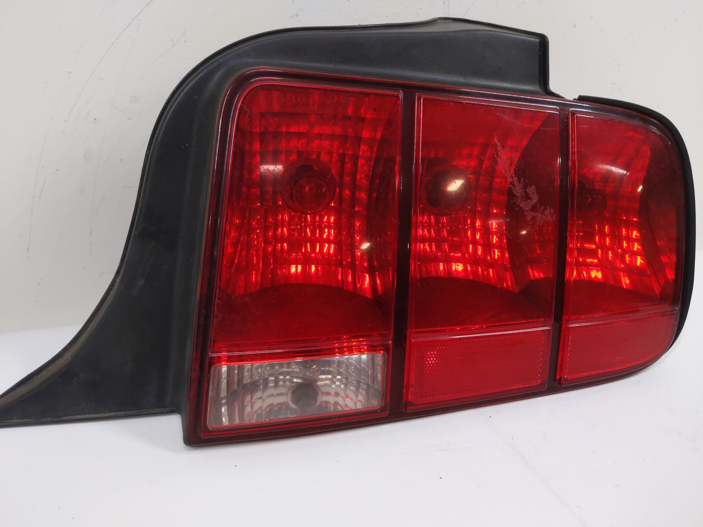 2005-2009 Ford Mustang Passenger Right Side Tail Light Taillight Oem 255127 - Oemusedautoparts1.com
