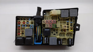 2012-2014 Ford Focus Fusebox Fuse Box Panel Relay Module P/N:AV6T-14A142-AB AV6T-14A142-AA Fits 2012 2013 2014 OEM Used Auto Parts - Oemusedautoparts1.com